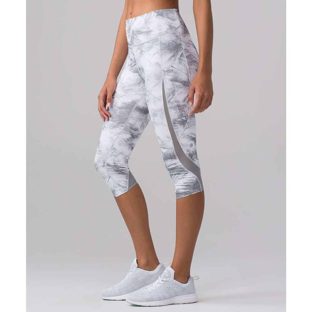 Lululemon Women's Gray White Pace Perfect Crop Breeze Athletic Leggings Size 4